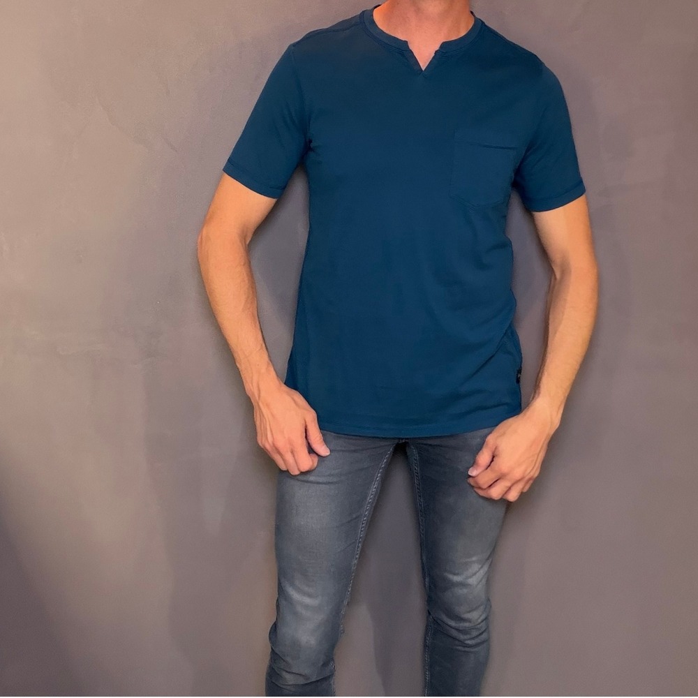 Good Man Brand Mens Short Sleeve V Neck T Shirt, Size Small, Blue